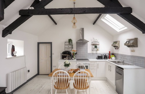 Mynytho House | COWSHED, pet friendly, country holiday cottage in Abersoch