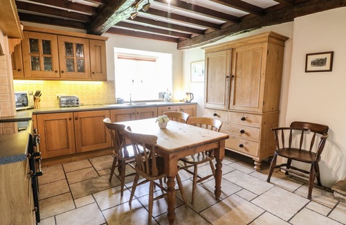 Newbiggin-in-Bishopdale Cottage | COWSTONEGILL, family friendly, with open fire in West Burton