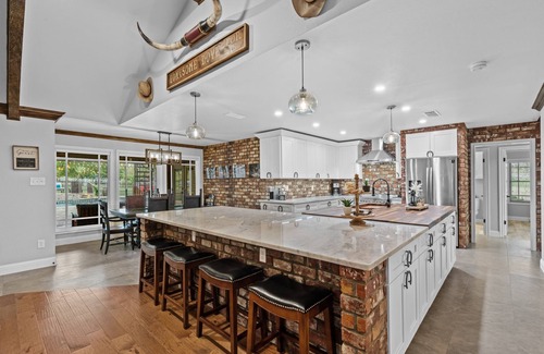 Fort Worth House | Cowtown Casa: A Place to Hang Your Hat
