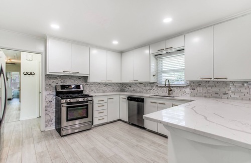 Fort Worth House | Cowtown Oasis w/Gated Pool, Huge Backyard, BBQ!