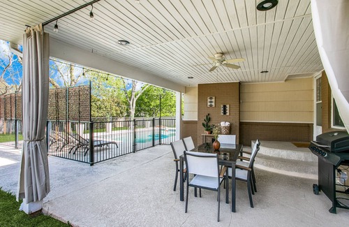 Fort Worth House | Cowtown Oasis w/Gated Pool, Huge Backyard, BBQ!