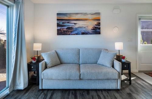 North Cowichan House | Cozy Two Bedroom, centrally located