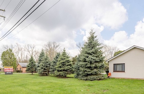 Riverview Apartment | Cozy and Stylish Downtown Detroit Flat Sleeps 2 WiFi