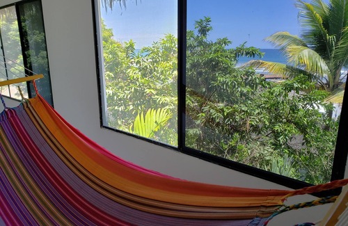 Las Nunez House | Cozi 3 Bedroom 4 bath House Direct Private Beach Access