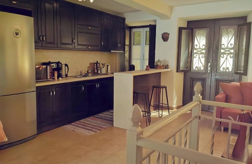 Fokiano House | Cozi centrally located country style apartment in a traditional stone house