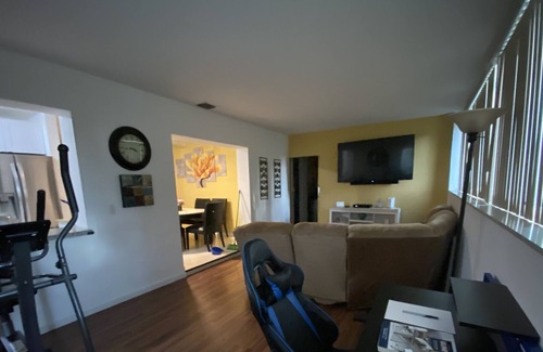 Boulevard Heights House | Cozi three bedroom home, family friendly and pet friendly great for vacation.