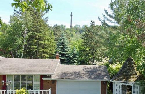 Queenston House | Cozie cottage at Niagara-On-The-Lake