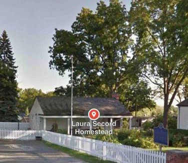 Queenston House | Cozie cottage at Niagara-On-The-Lake