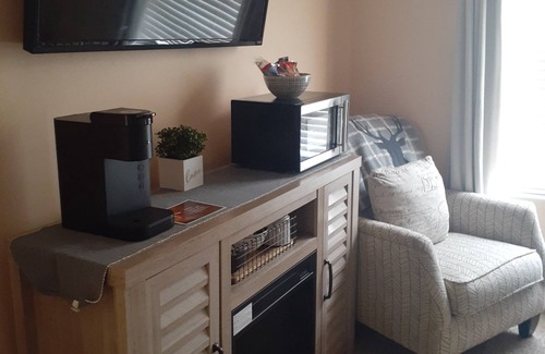 Mount Carmel Bed & Breakfast | Coziest Room in Town!