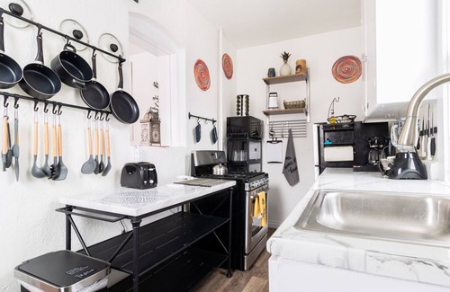 Central City Apartment | Cozy 1 Bdr Near Liberty Park Downtown SLC
