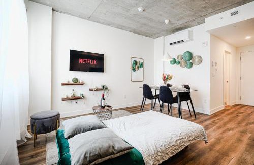 Shaughnessy Village Apartment | Cozy 1 Bdr Retreat Steps to Bell Centre