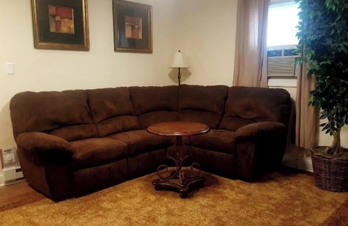 Harrisburg - Hershey House | Cozy 1 bed/1 bath fully furnished ished apartment