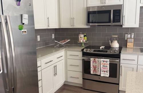 Southwest Raleigh Apartment | Cozy 1 Bed & 1 Bath Getaway with Office!