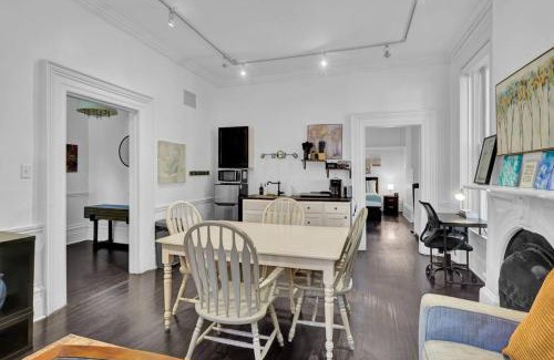 Cobourg Apartment | Cozy 1 Bed Apt Mins to Downtown and Beach Parking