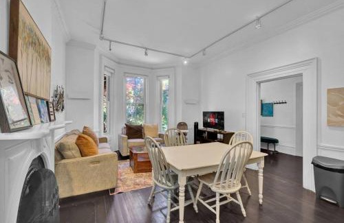Cobourg Apartment | Cozy 1 Bed Apt Mins to Downtown and Beach Parking