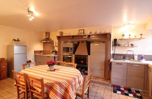 Arnac Cottage | Cozy 1-Bed Cottage Near Enchanet Lake with Garden, BBQ, Wi-Fi, and Close to Activities