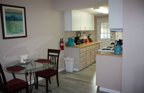 Nob Hill House | Cozy 1 Bedrm/1 Bth, Walk to Downtown, Pet Friendly, Fenced yard, Covered Patio