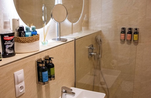 Veleslavin Apartment | Cozy 1-bedroom Sauna studio in beautiful Prague with WiFi, AC, FREE BREAKFAST