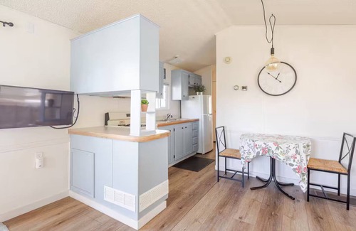 Desert Hot Springs Cottage | Cozy 1-bedroom cottage, mineral pools, pickbleball in charming Sky Valley Resort