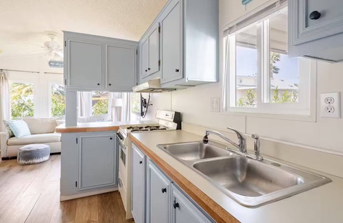 Desert Hot Springs Cottage | Cozy 1-bedroom cottage, mineral pools, pickbleball in charming Sky Valley Resort