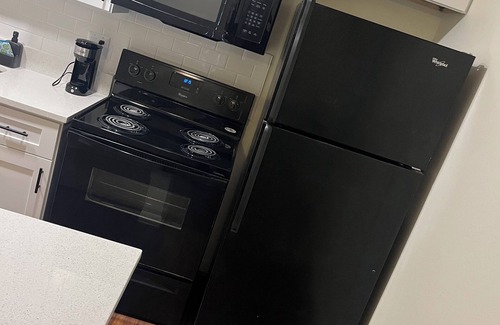 Altamonte Springs Apartment | Cozy 1-bedroom apartment in Almonte Springs with WiFi, AC, washer, dryer, gym.