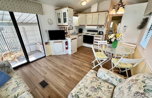 Nettles Island House | Cozy 1-bedroom, 1-bath beach bungalow is nestled on Nettles Island