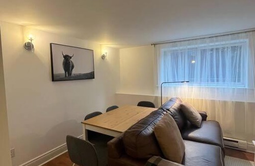 East Side Apartment | Cozy 1 Bedroom/1 Bath Suite Close to Downtown Van