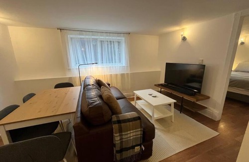 East Side Apartment | Cozy 1 Bedroom/1 Bath Suite Close to Downtown Van