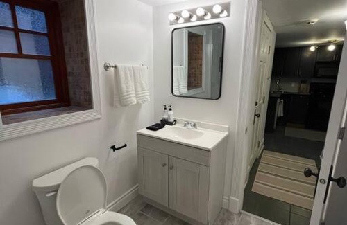 East Side Apartment | Cozy 1 Bedroom/1 Bath Suite Close to Downtown Van