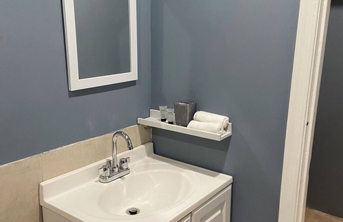 Nassau Apartment | Cozy 1 Bedroom 1 Bath Studio with Kitchenette Unit 1nSleeps 2
