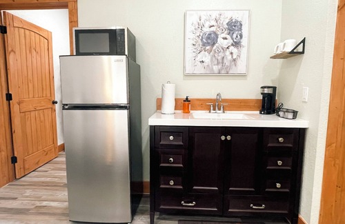 Shattuck House | Cozy 1 Bedroom, 1 Bath Inn in the heart of Shattuck, Oklahoma!