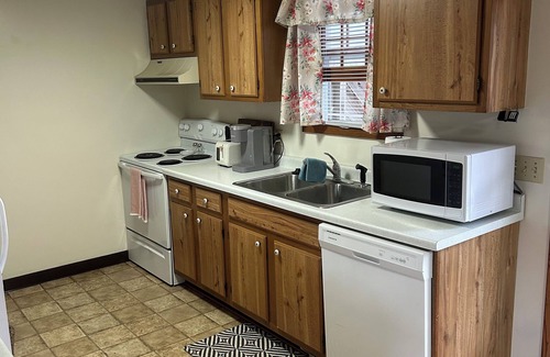 Marshfield Apartment | Cozy 1-bedroom, 1-Office with Queen bed, 1.5- bathroom duplex in Marshfield.