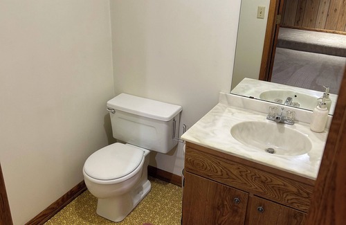 Marshfield Apartment | Cozy 1-bedroom, 1-Office with Queen bed, 1.5- bathroom duplex in Marshfield.