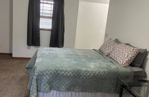 Marshfield Apartment | Cozy 1-bedroom, 1-Office with Queen bed, 1.5- bathroom duplex in Marshfield.