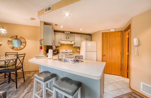 The Galena Territory House | Cozy 1 Bedroom, 2 Bath Townhome in the Galena Territory