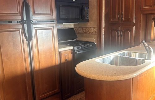 Valley Center House | Cozy 1-bedroom 5th wheel with HOT TUB in awesome Valley Center