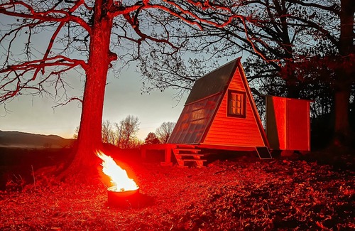 Washington County Cabin | Cozy 1-bedroom A-Frame nestled on a farm overlooking the Blue Ridge Mountains