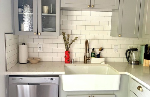 Mercer Island Apartment | Cozy 1-bedroom apartment in charming Mercer Island with WiFi, tennis courts