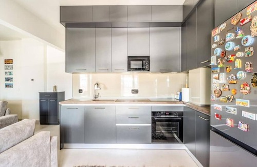Vardaris Apartment | Cozy 1-bedroom apartment with WiFi, AC in lovely Thessaloniki