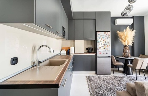 Vardaris Apartment | Cozy 1-bedroom apartment with WiFi, AC in lovely Thessaloniki