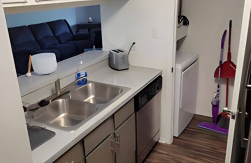 Chesterfield Apartment | Cozy 1-bedroom apartment with AC and WiFi in charming Chesterfield