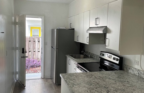 Miami Shores Apartment | Cozy 1-bedroom apartment in awesome Miami Shores with AC