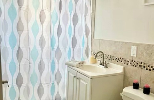 New Rochelle Apartment | Cozy 1-bedroom apartment in tranquil New Rochelle with AC, WiFi
