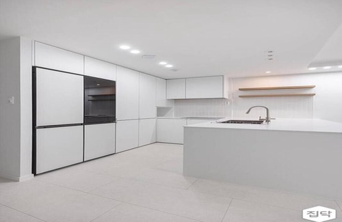 Chilgok Apartment | Cozy 1-bedroom apartment with AC, WiFi in lovely Chilgok-gun