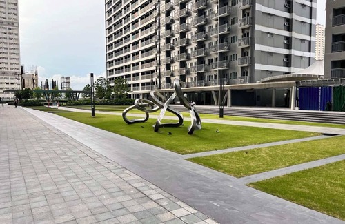 Highway Hills Apartment | Cozy 1-bedroom apartment with WiFi, AC in welcoming Mandaluyong