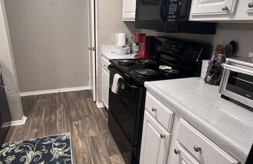 San Antonio Apartment | Cozy 1-bedroom apartment with WiFi, pool, conveniently located in NW San Antonio