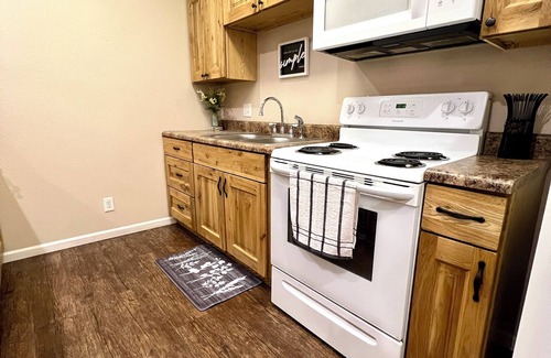 Waynesville Apartment | Cozy 1-bedroom apartment on ICONIC Route 66! 10-mins from FLW