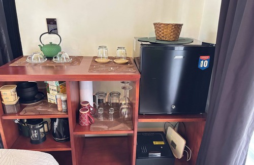 Barrio Pilo Apartment | Cozy 1-bedroom apartment with AC, WiFi in welcoming La Fortuna