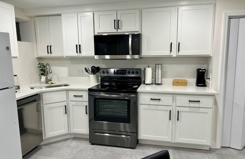 Rosaryville Apartment | Cozy 1-bedroom apartment in brilliant Cheltenham with WiFi, AC
