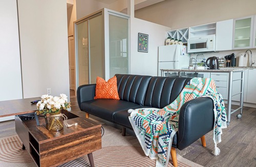 Downtown Cincinnati Apartment | Cozy 1-Bedroom apartment with fitness room, WiFi in Charming Cincinnati